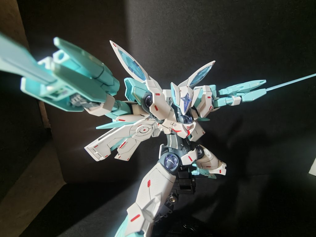 デカールはガンダムデカールのベギルベウ用を用いました。仕上げは水性プレミアムトップコートのつや消しです。