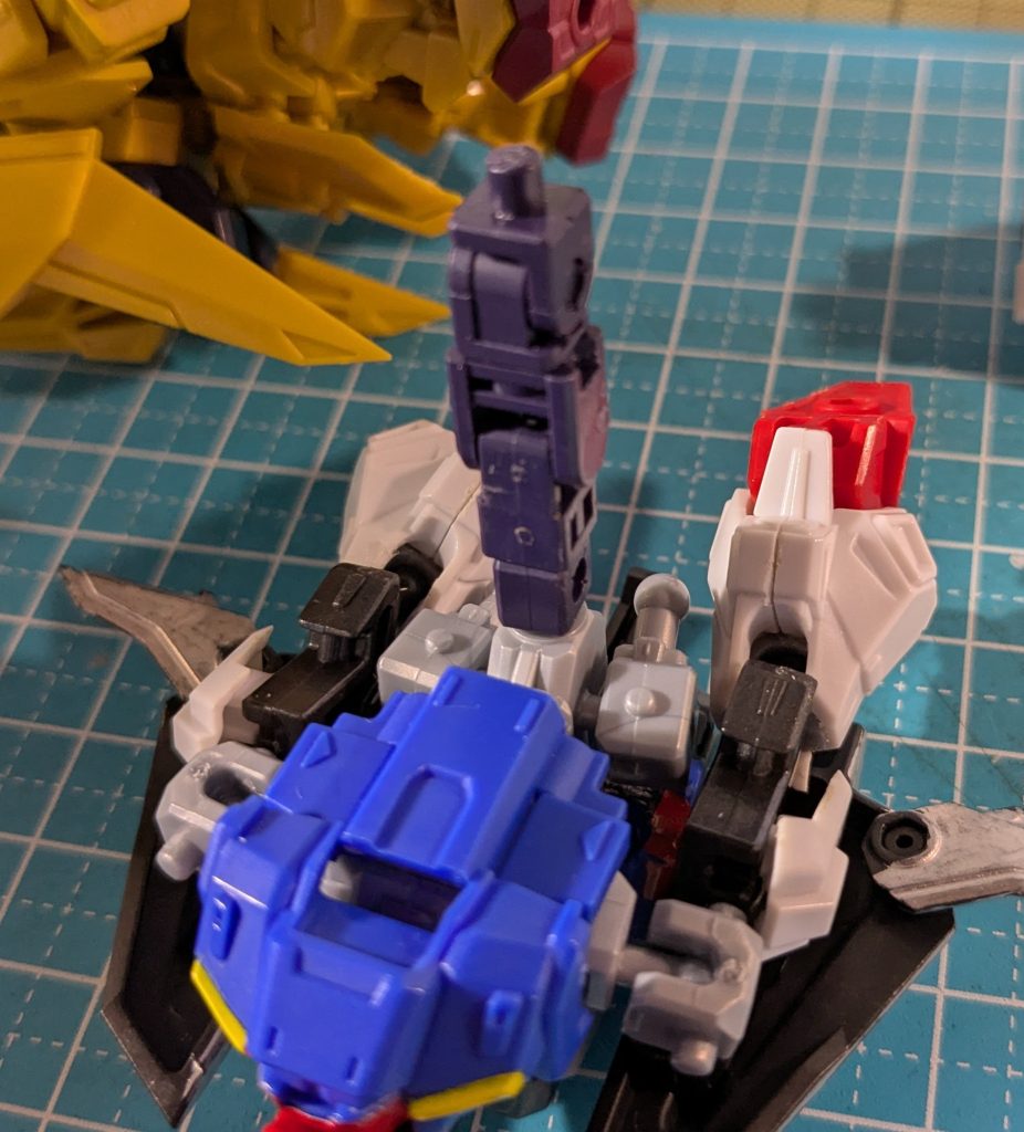 腰の3mm穴に、30MSのジョイントパーツを付けてます。