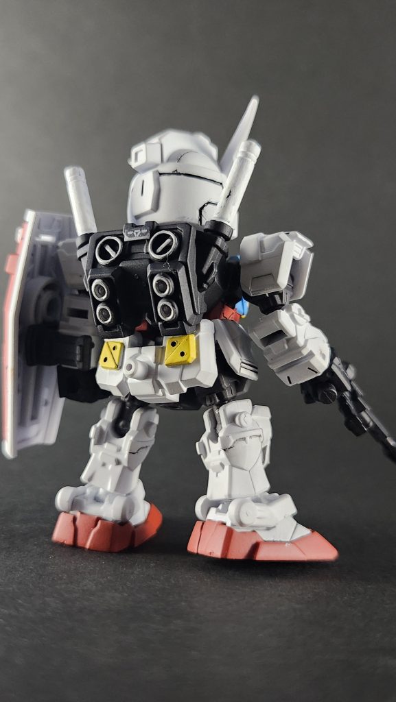 バックパックのバーニアらしきドーナツを頑張って塗ったところが満足度高め。頭部のすじぼりのガタガタが満足度低め。