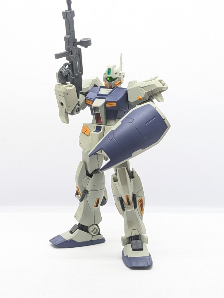 で、話し戻しまして〜工作は顎を引ける?お手軽工作位です!頭部のセンサーはレジン使用です。キットが真っ白で、設定通りも大変で(-_-;)カラー選択スッゴイ迷ってこんな感じになりました!