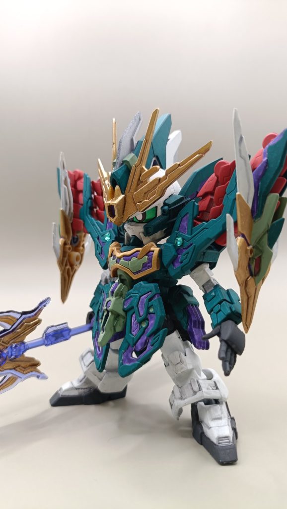 微妙に体型が変わってます。腕、足首で2mm位延長、胸部1mm前に幅増し、アンテナ1mm上に上げて目が良く見えるように変更してます。