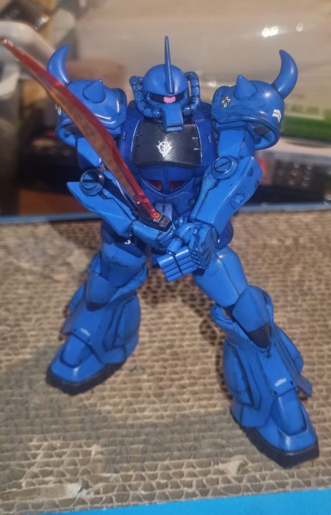 ヒートサーベルを構えるグフ!カッコいい!😊