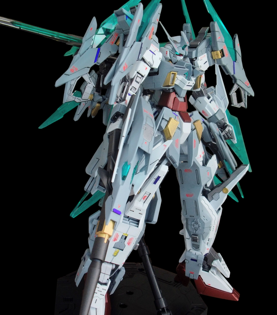 右側からクリアパーツのトップコートには手を焼きました。