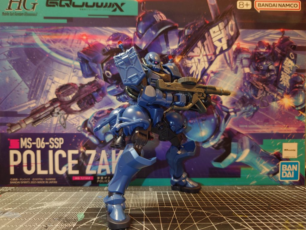 改造前の素組みジークアクスのモビルスーツは独自性があり、めちゃカッコいいですね