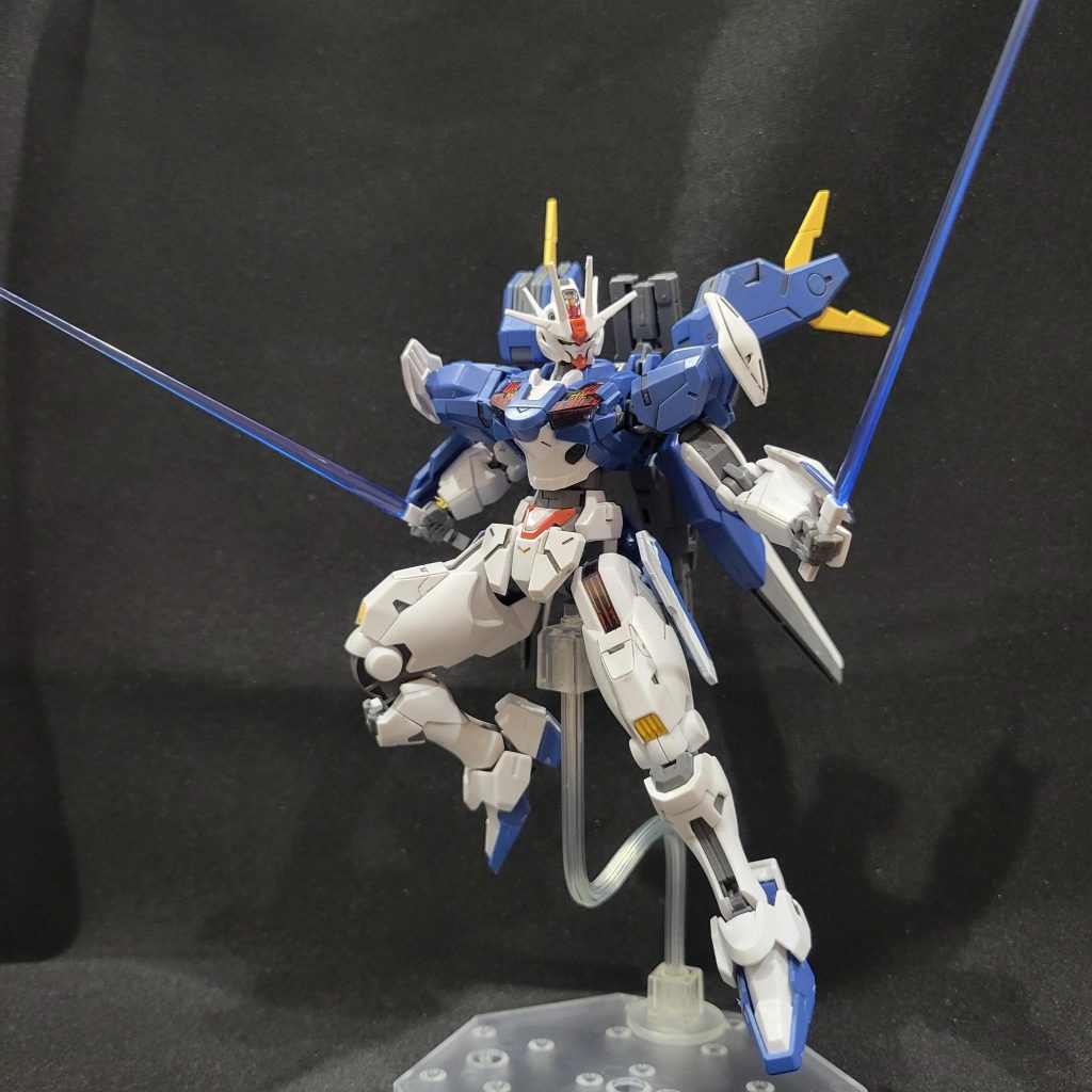 飛んでるポージングが似合いますね