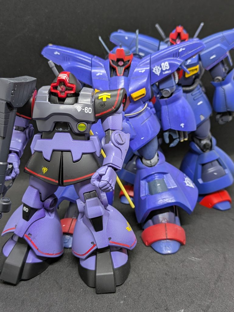 機体のこと。その①機動戦士ガンダムダブルゼータが初登場です。ドムの正統後継機種になります。ということでドムと並べてみました。旧キットの方がHGUCより少し小さいです。誤差みたいなもん?