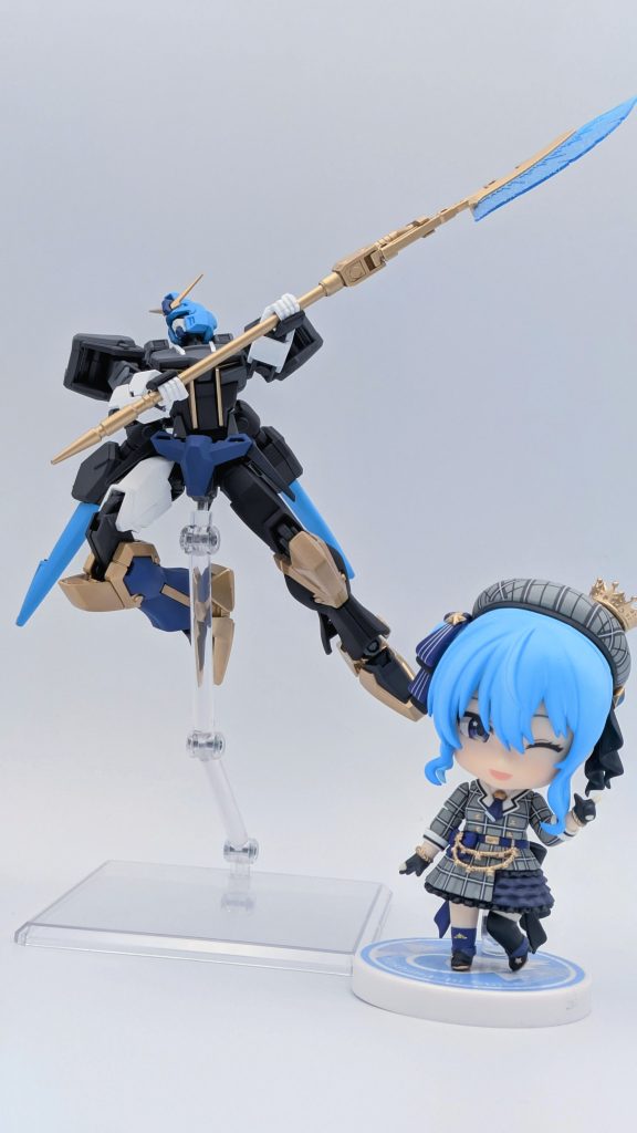 ここまで見て頂いてありがとうございます!最後に、ねんどろいどのすいちゃんと一緒に。個人的にmicometはコンビ(シナジー)のある機体で作成したいと思ったのでデュエルにした訳ですが、みこちイメージはどの機体か、もう分かりますよね(笑)もし良ければ👍️やコメント等して頂けると非常に嬉しいです!