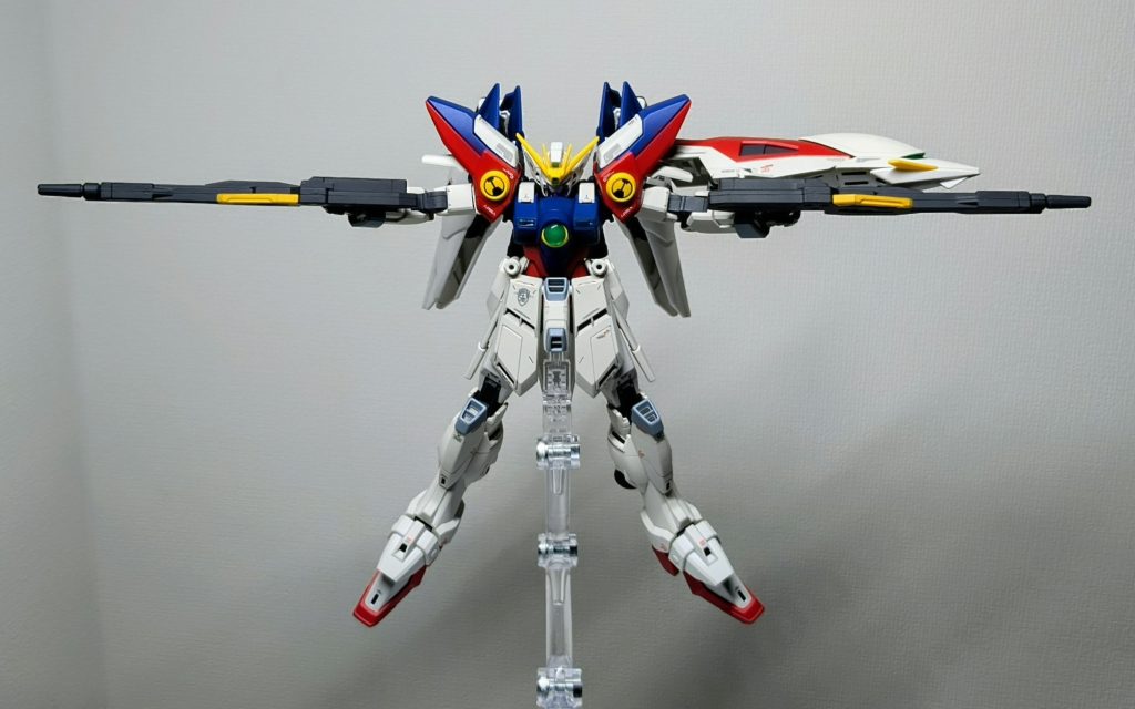 ゼロポーズ。横持ちのほうが好き。笑シールドには可動アームつけて、逃がせるようにしました。