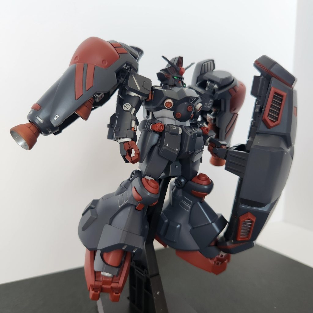 シールドにもう少しフィット感が欲しいですね。手で保持できずにポロポロ取れます。