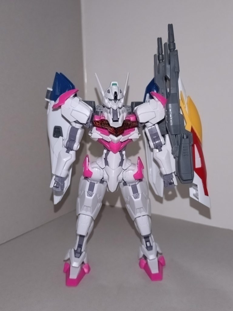 【概要】XGF-02WZ ウイングルブリスゼロAfterglowのギター担当・青葉モカが制作したルブリス・ザ・ジャッジは「機体の変形によらずに大気圏内突入が可能なMS」という制作コンセプトのもとでつくられたが、過日のガンプラバトルで翼を折られリタイア。その際予備パーツとして、ウイングゼロのバックパックとウイングシールドおよびツインバスターライフルを持参していたものの、同日中のガンプラバトル継戦はかなわず、復帰は翌月になった。