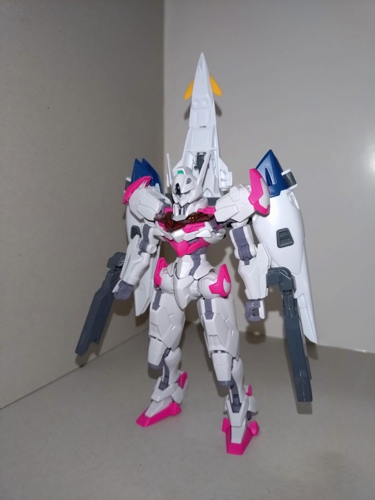 モカ「Aモードですよー」両下腕のフォトンガンが主武装。他に頭部バルカン、ビームサーベルを使用。