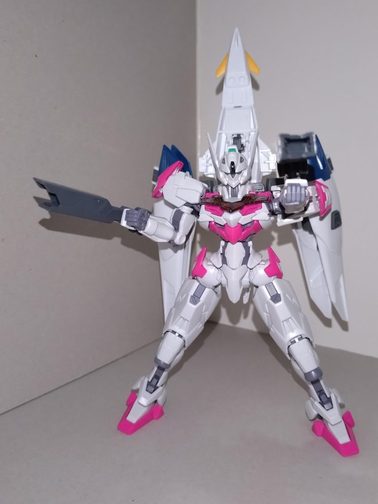 モカ「ツインバスターライフルがー、オーバーキルウェポンになるようなときにはー、これを使ってヒットアンドアウェイ戦法を取るんですよねー」