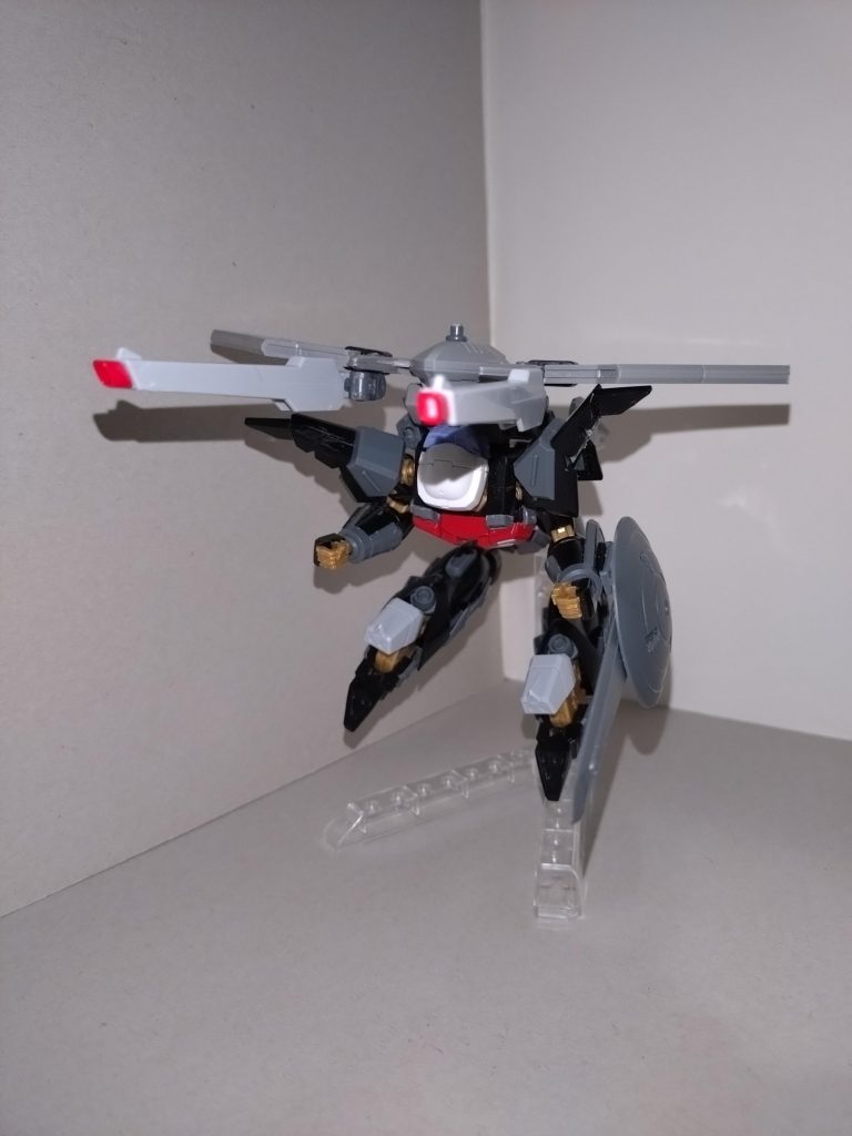 【MA形態 大自在之型】いわゆるガウォーク。大気圏内では、この姿で飛ぶことが多い。そよ「変形パターンはムカデキリにおける変形パターンと大体同じです」