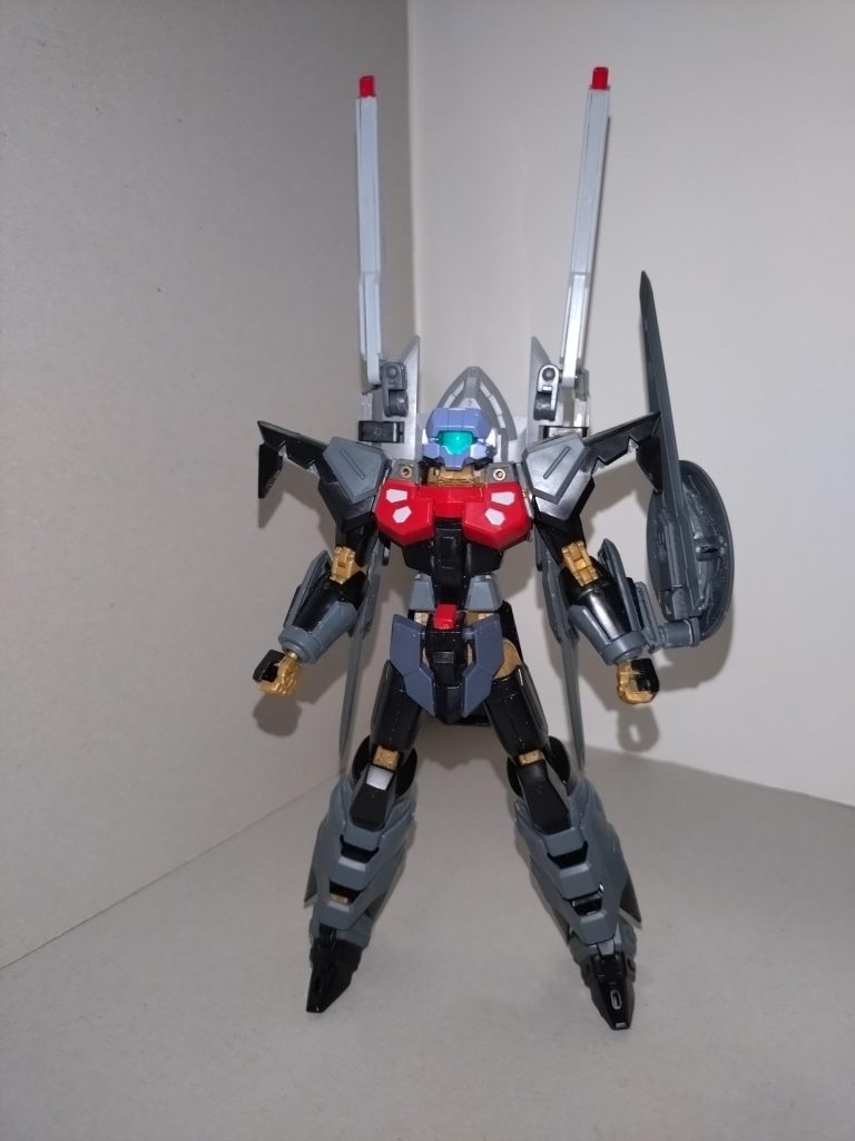 【概要】MVF-P21A2 ムカデキリ弐式前身のCRYCHIC時代からベース担当としてMyGOに所属する長崎そよが制作した「ムカデキリ」を、さらに改造したもの。ブラックナイトスコードシヴァに加え、バインダーガン、30MMヴェルデノヴァをメインに使用しており、MA形態への可変機構も健在。