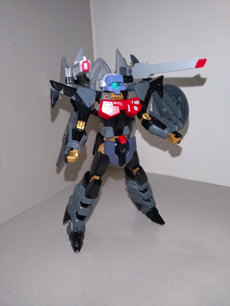 レールガンMA形態で正面から真下にかけて撃てるようにするため、マウント位置を変えた。したがって腰サイドアーマーは一般的なものになる、と思われていたが、そよは取り外しの際にボールジョイント部分を破損してしまい、補修も効かなかったので、やむなくサイドアーマーそのものをなくした。このため防御力が低下している。 このほか、胸部にCIWSを持つ。