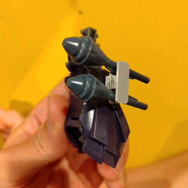 2号機を奪わずに破壊、あくまでイフリートを改修し続けたイフリート大好きな世界線のニムバスくんです。空間戦を想定したバックパック、ゲルググの装備に加え、ペズン計画の香りも微かに添えて…腕、脚のミサイルは余剰パーツを活用しても足りない部分が多いので、潔く別の武装に置き換えました。（5枚目）