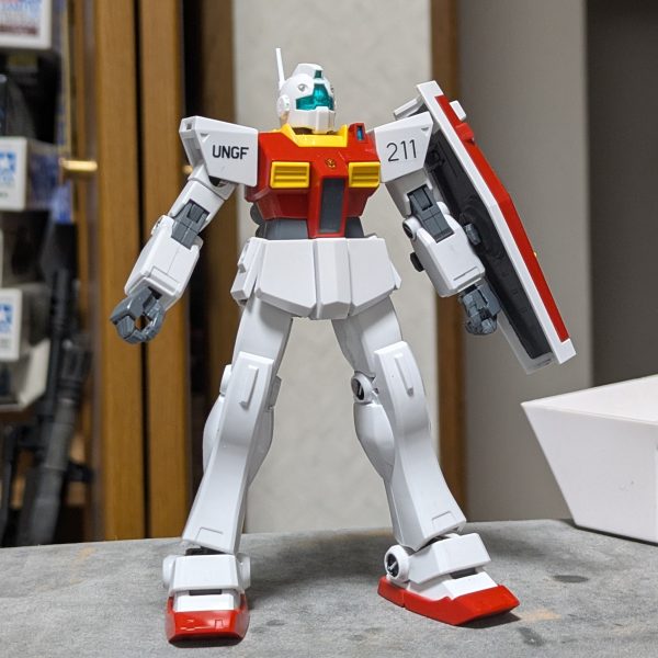 HGUC RMS-179ジムII製作中!!いろいろとあってデカール貼りが今日になってしまった💦という事で今日はデカール&細部塗装。デカールはタミヤの余りデカールとガンダムデカール、アルファベットデカールで国連地上軍(UNGF)所属機に。関節塗装は疲れたぜ!（2枚目）