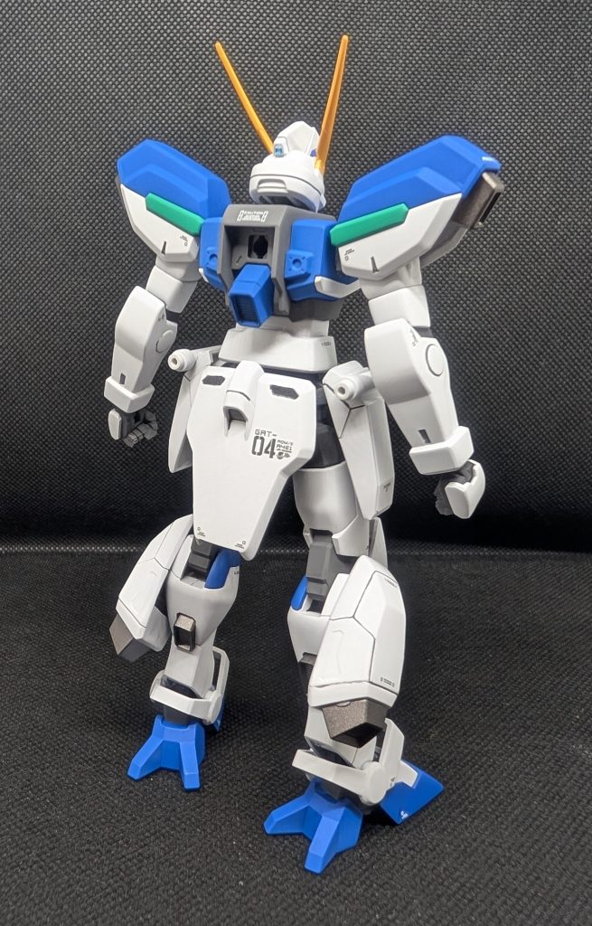 カラーレシピ白:エアリアルホワイト　青:ライジングフリーダムブルー　関節:エアリアルグレー　緑:エメラルドグリーン　黄色:マスオカラープロトタイプオレンジ　スラスター:焼鉄色　ジェットストライカー:ディアクティブグレー、ネイビーブルー　ランチャーパック:軍艦色　赤:ダリルバルデレッド　その他はタミヤエナメルトップコートはつや消しを。