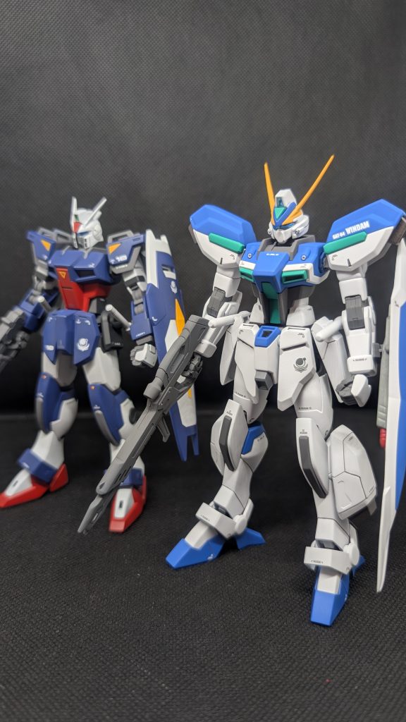 映画でともに活躍した以前作った105くんと105と似た感じにデカールを貼りました