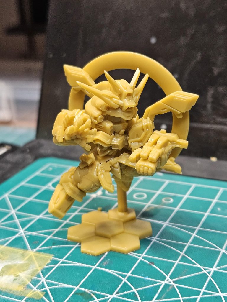 素組みのゴッドさん。