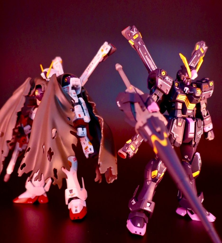 赤いライトを使用してプレバンで販売された時の写真を再現してみました。この写真はかなりのお気に入り。 そしてX3の製作に入りました。塗り分けが多すぎてなかなか進みません。