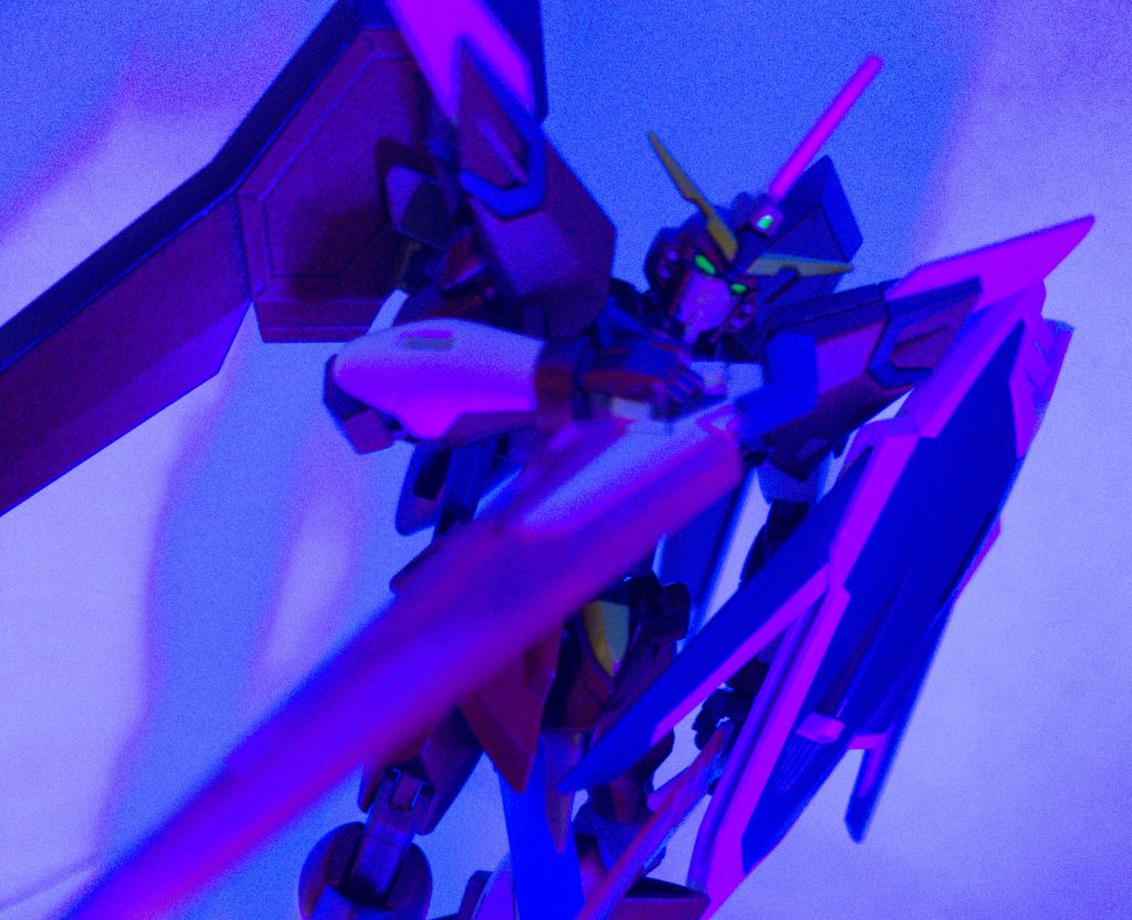 ブラックライトで光ります！