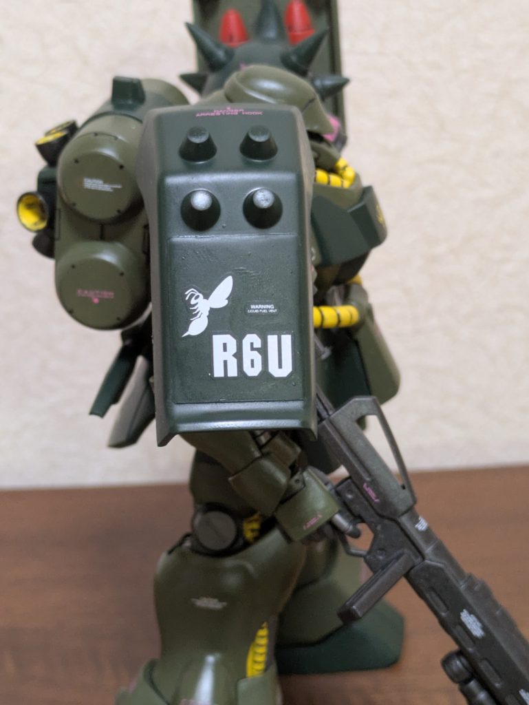 右肩シールドにつけたデカールがお気に入りです(⁠≧⁠▽⁠≦⁠)蜜蜂のマークを部隊マークということに