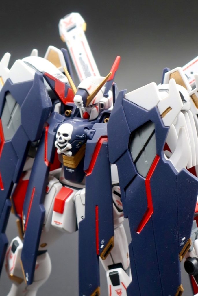 一番好きな機体がクロスボーン・ガンダムX1フルクロスです。SDガンダムジェネレーションでは必ず選んでいました。ただ塗り分けの多さに怯んで、ずっと積んでありました！箱を開けては、閉めるの繰り返しでした。 
