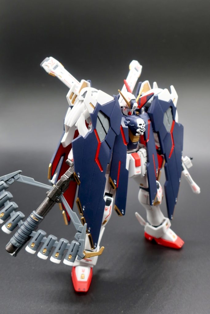 ピーコック・スマッシャーの塗り分けは本当に大変でした。パーツが分割されていれば塗装しやすいんですがそうではないので、1度失敗したのでピーコック・スマッシャーの先端だけホワイトで塗りました。