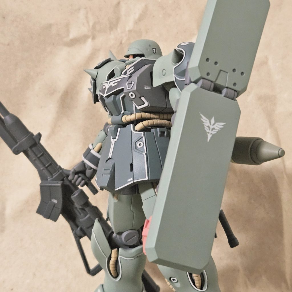 全身のエングレービングは塗るのがとても大変！しかし見栄えは素晴らしいものになった