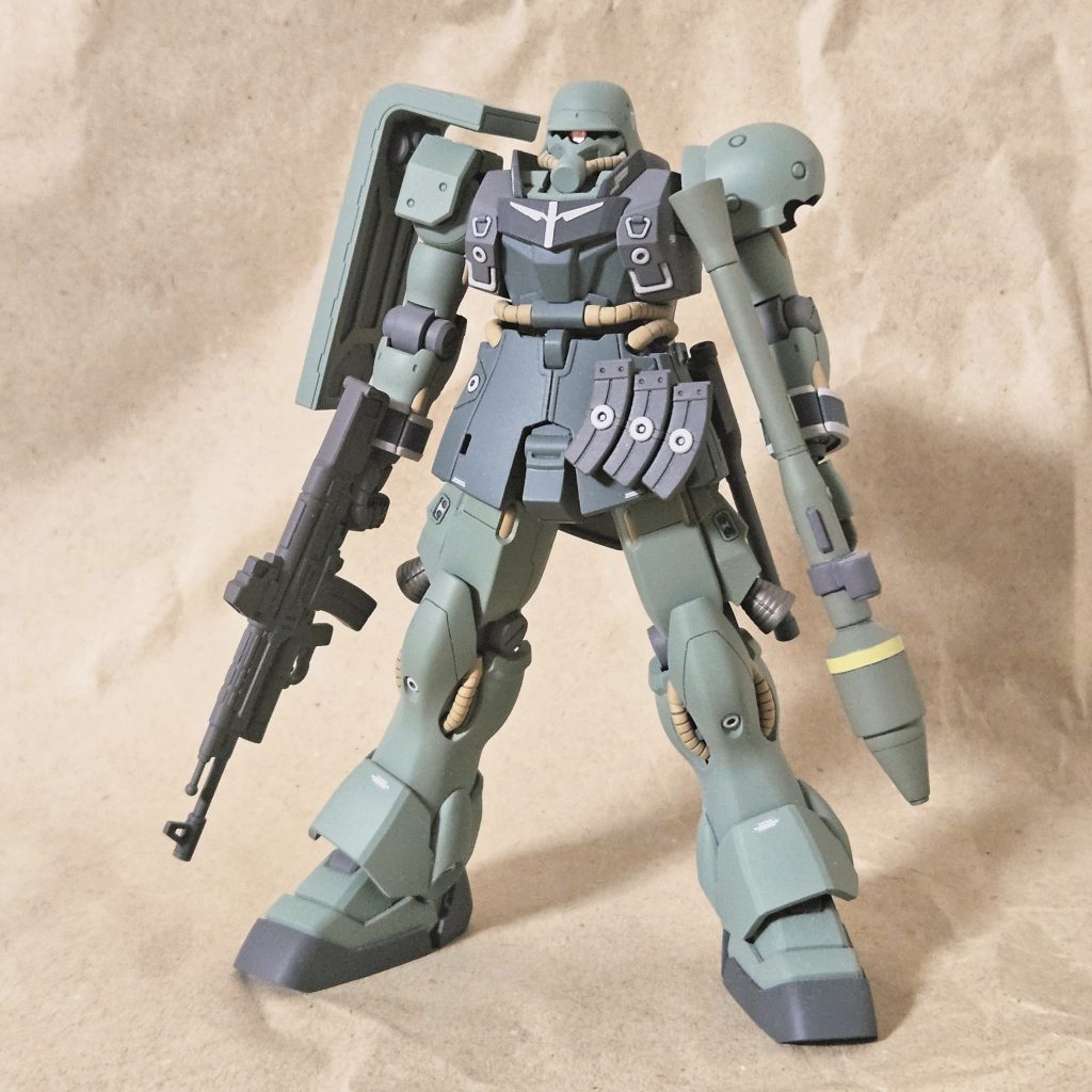 スリム化したギラ・ドーガのような出で立ち色はザクより青に寄せた緑でまとめました