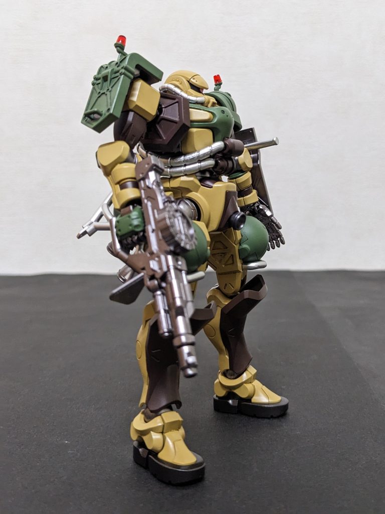 右側面ザクと言えばマシンガン☝️‼️今回のデザインもカッコ良いですね😆‼️