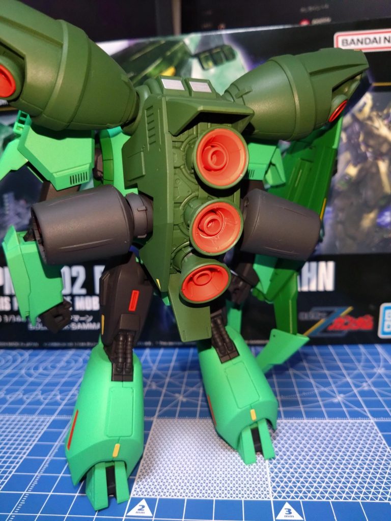 偵察機の割にはでっかくてかっこいいバーニア