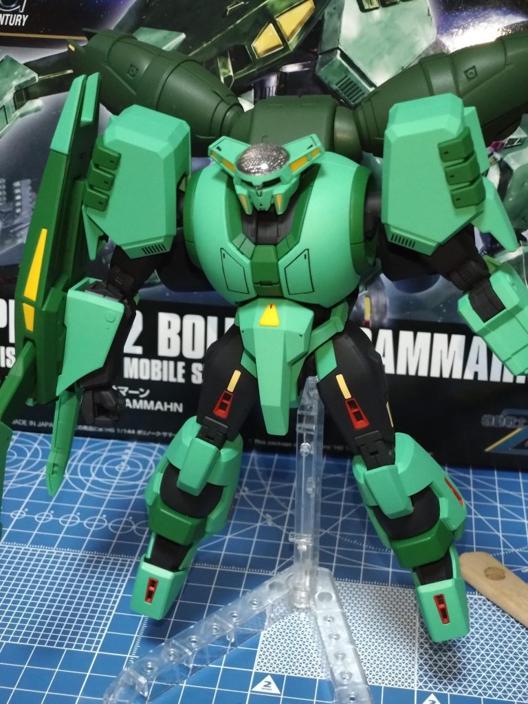 偵察中……どーでもいいけど、この色偵察機の割には目立つんじゃない?