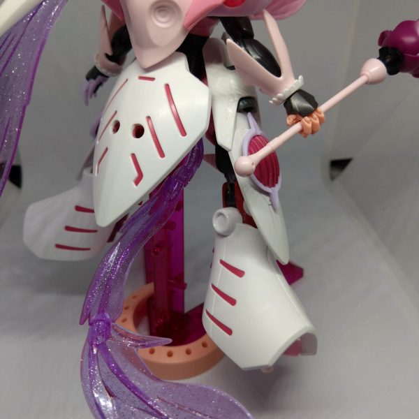 某ナイのかアルのかわからないガンダムのエフェクトがようやく手に入ったので実装しました。ラメと色合いがとても良い( 'ᢦ' )b（3枚目）