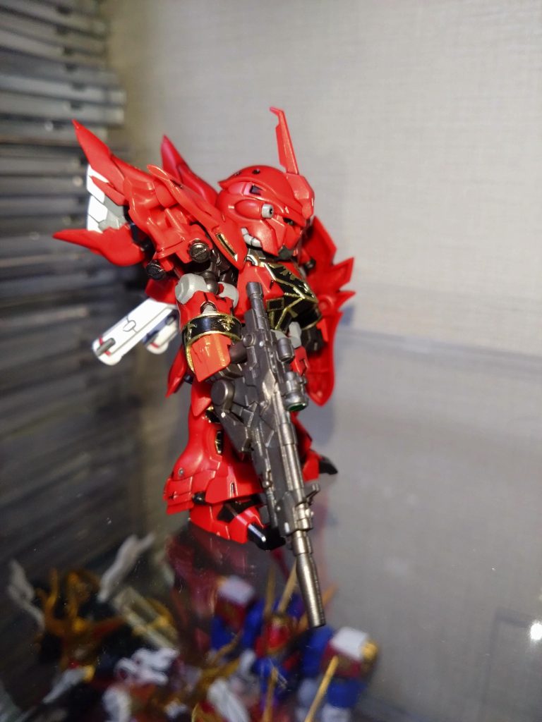 水性ホビーカラーはグレー、モンザレッド、黒鉄色等を使用しました。