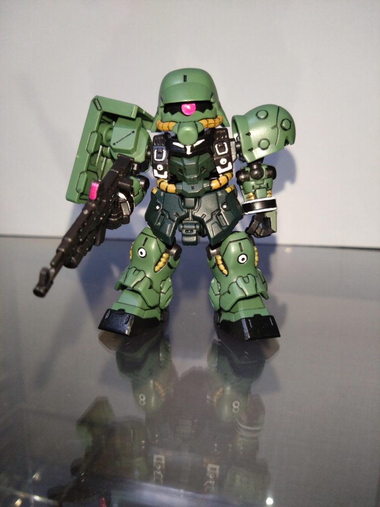 水性ホビーカラーを筆塗りで部分塗装し、半光沢トップコートで仕上げました。