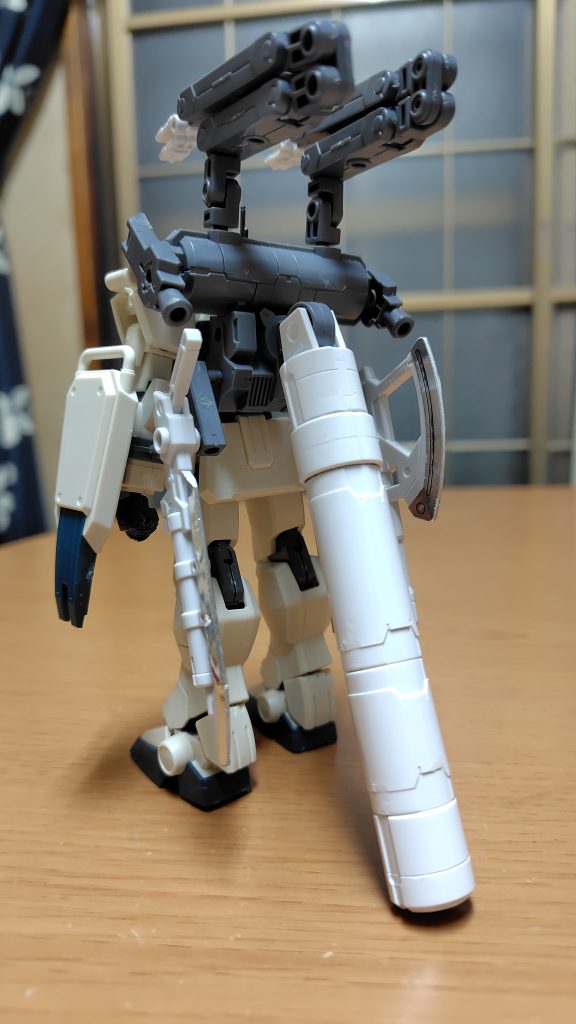 ガンダムEz-8に装備して。2本足にプロペラトタンクが支えて立位安定。ガンプラバトルアームズのガンアックスとガンソードもバックパックに懸架してる。