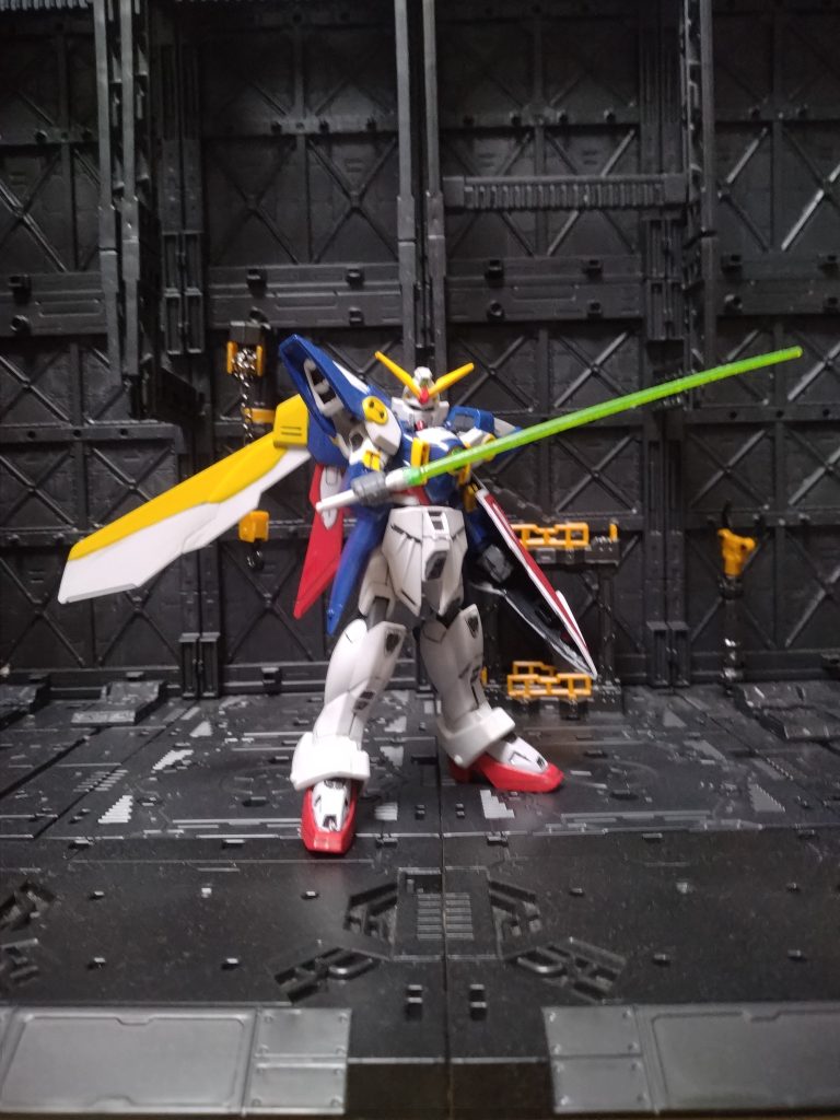 ビームサーベルはクリアパーツにチョイ改造してあります