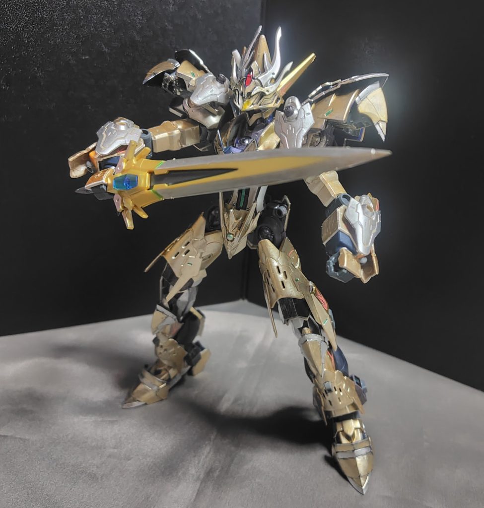 ビーム兵器を撃たれても、こういう感じに構えることでビームを弾く事が出来ます。