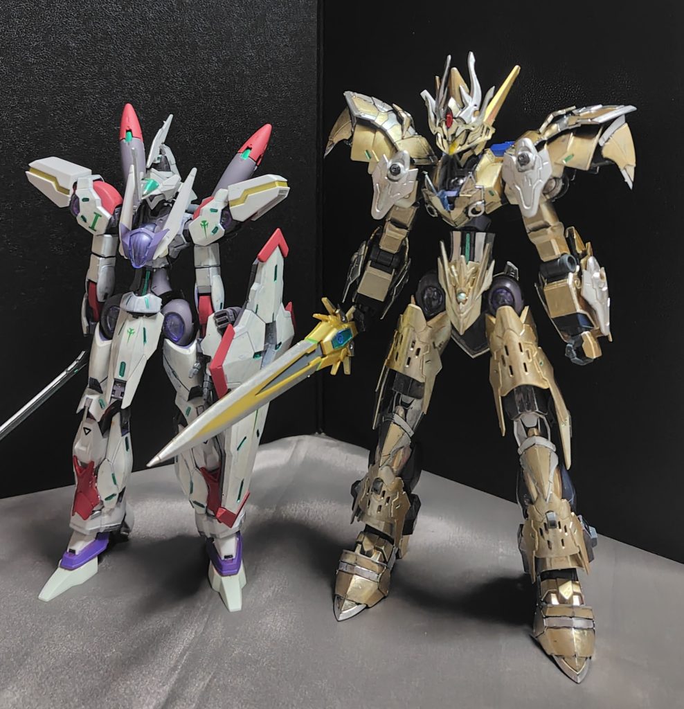 過去作のグラスレー・ミラージュと一緒に今作の背の高さはMGに匹敵します。