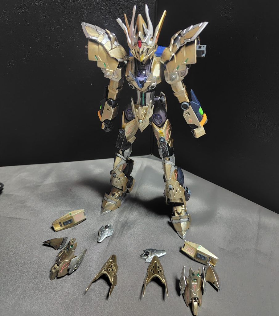 一部の装甲は脱着可能なので、ある程度のカスタムも施せるようになってます。