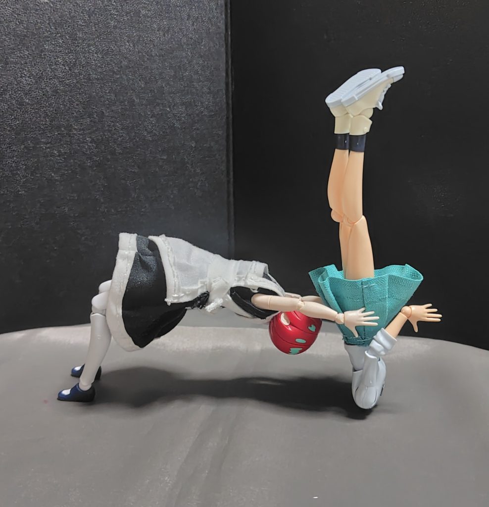 地獄の九所封じ、その六「兜割り」!!!フロント・スープレックスで相手を脳天からマットに激突させ頭部の急所を封じる。※キン肉マンに使用した際は頭部がマットにめり込んでいた為、このように表現しています。