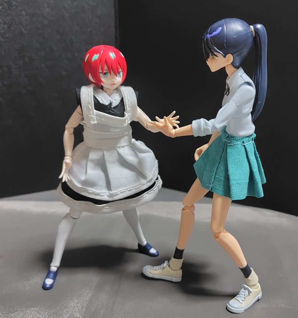 マチュ「流石ね、ニャアン。この連撃に耐えきるなんて……敬意を称するわ。」ニャアン「私も中々やるでしょ?」二人は互いの健闘をたたえ握手を交わす。マチュ「……かかったわね!これが本当の地獄の九所封じのその八とされる握手よ!」※手のひらの超人の思考能力を司るツボに触れ、思考力を奪う技で、ゲームでは「パワー吸収」と名付けられている。