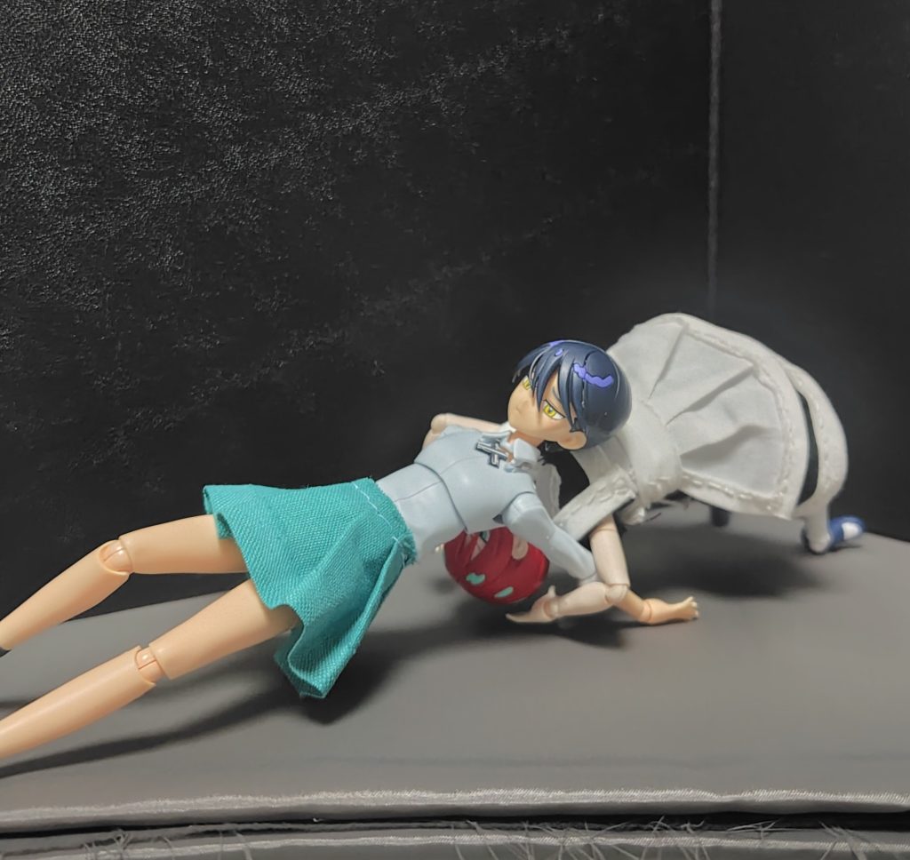 ダブルアーム・スープレックスで相手の肩の急所を封じる。