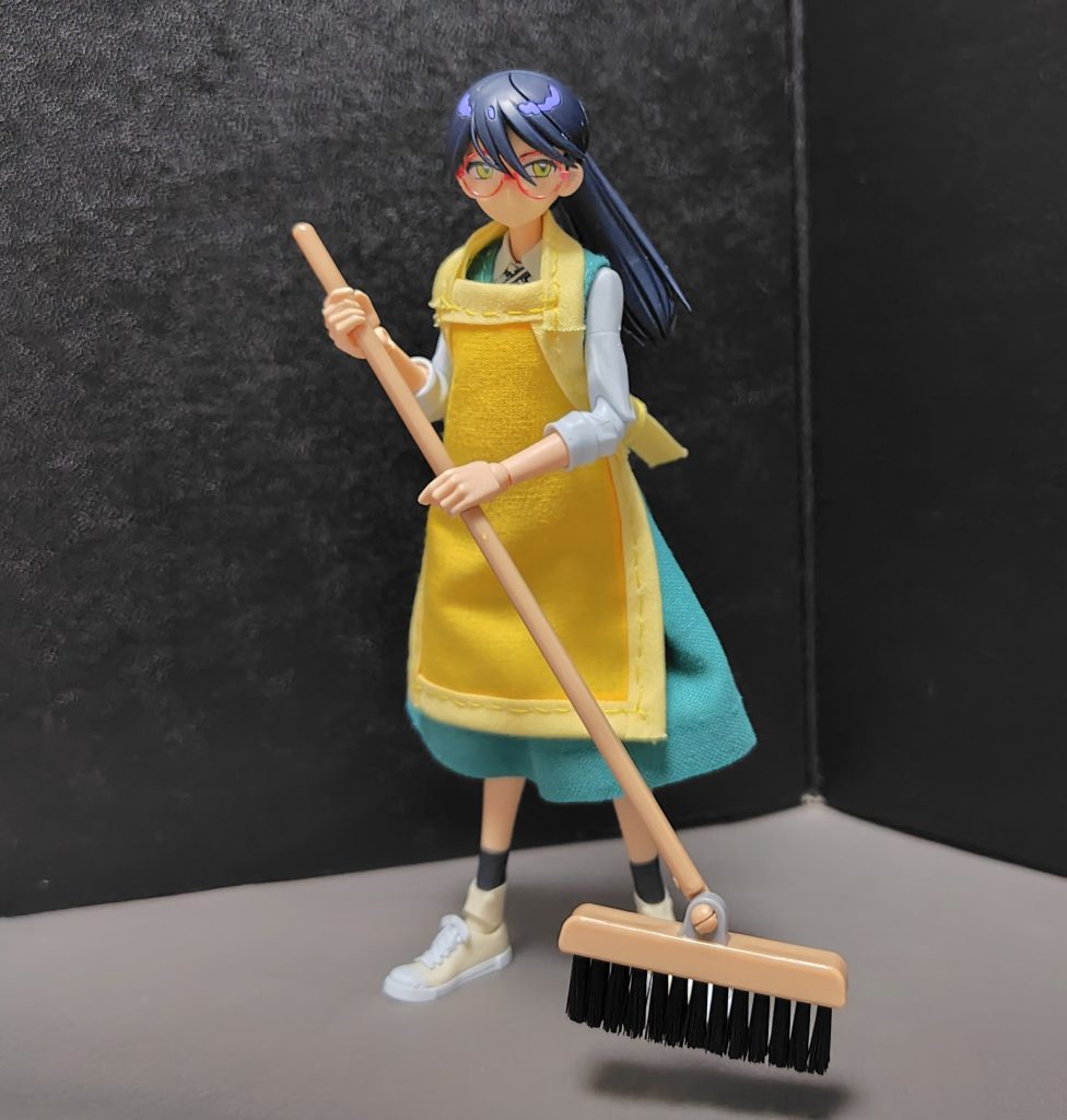 エプロンを身に着けるだけで、家庭的になるぜ。※元ネタはめぞん一刻の響子さんのpiyopiyoエプロンですが……これは昭和生まれにしか分からんのかな?この場合piyopiyoではなく、kirakiraかな?