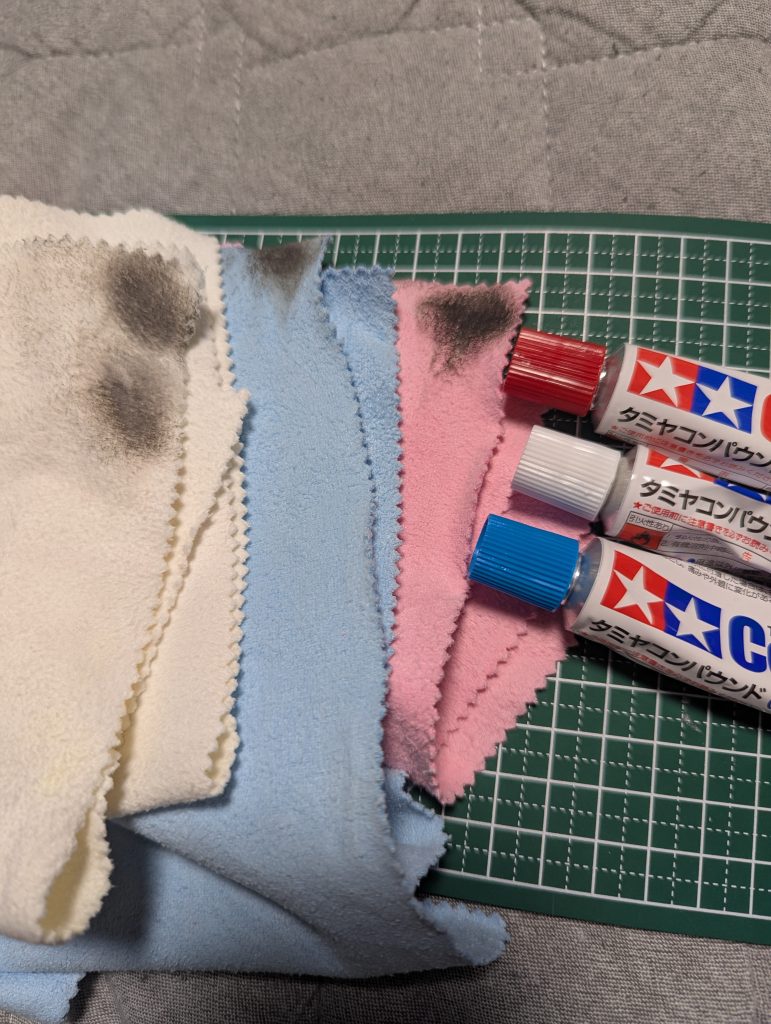 長い道のりでした。。。外装パーツ全てコンパウンド磨きだけでも８時間ぐらい持って行かれました💧百式の場合…ゾッとします😨布越しですが、両親指の先が擦れすぎてずっと痛いです笑ちなみにコンパンのついたカピカピな布は中性洗剤とスポンジでキレイに落ちので、ナンボでも使えます🐱今や塗面があればコンパウンドを掛けたくなる病に罹りつつあります笑いい修行になりました😸