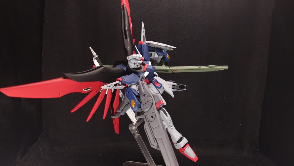 長射程ビーム砲構えアクションベースのおかげで躍動感あるポーズも思いのままですね