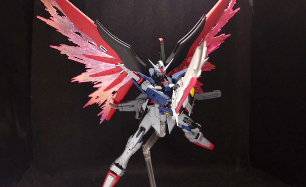 「そんな寝ぼけた分身が!通用するかぁっ!!」アロンダイト+光の翼クリアパーツはガンダムマーカーのホロカラーを吹き付けてあるのでかなり綺麗に光ります