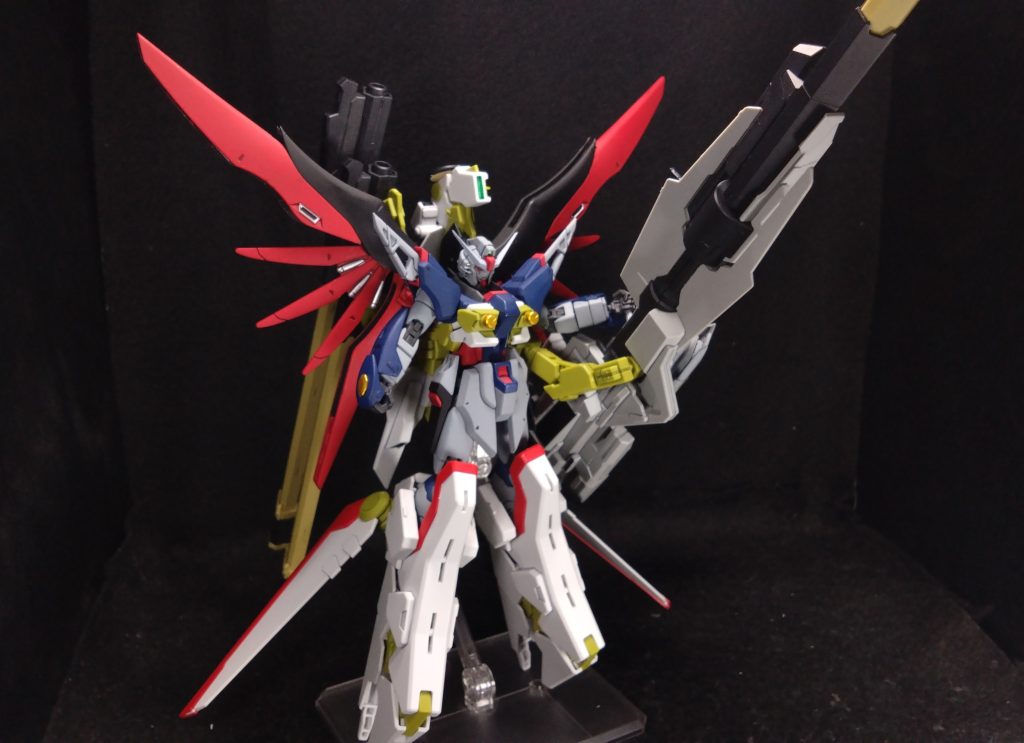 ゼウスシルエット装備シルエットの方は胸部のイエローやダクトなどの細かい部分のみ塗っています